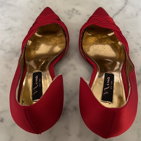 Nina Red Satin Pumps Pointed Toe Low Heel Size 8 - Picture 10 of 11